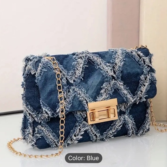 Elegant Blue Diamond Quilted Crossbody Bag with Detachable Chain Strap - Picture 3 of 7